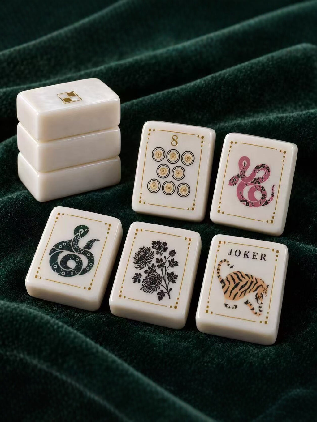Retro floral and animal themed American Mahjong set