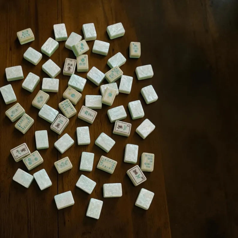 Pearlescent Blue Sea Glass Coastal American Mahjong Set – view 5