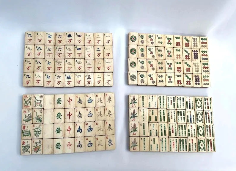 Antique Bamboo and Bone Mahjong set
